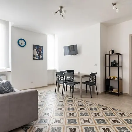 Apartament Famiglia 60mq Giallo Milano Mxp Laghi Somma Lombardo