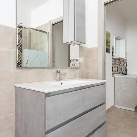 Apartament Famiglia 60mq Giallo Milano Mxp Laghi