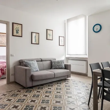 Apartament Famiglia 60mq Giallo Milano Mxp Laghi